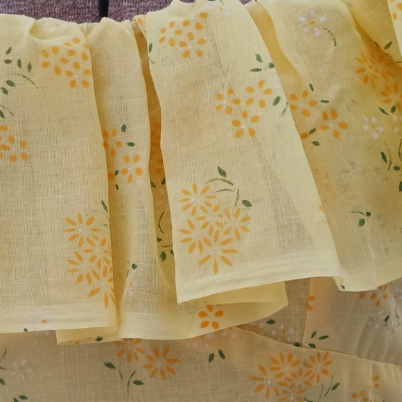 STUNNING 1970S VINTAGE YELLOW FLOCKED MAXI DRESS! - Picture 9 of 14